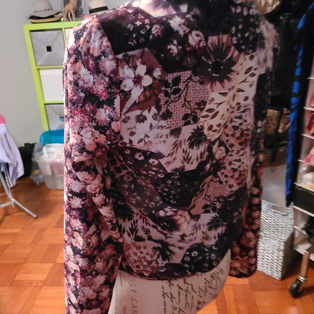 Cropped lightly quilt jacket hp🔥🔥 - Picture 4 of 4